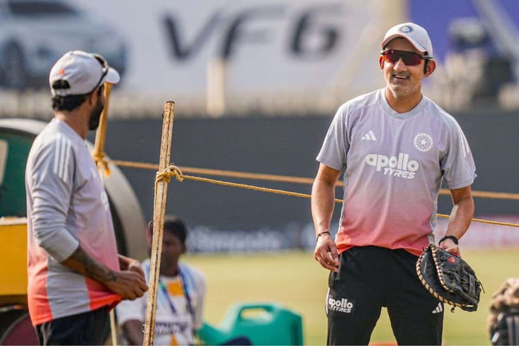 Watch: रांची में गौतम गंभीर हुए ट्रोल, टेस्ट सीरीज में करारी हार पर फैंस बोले - कोचिंग छोड़ दो