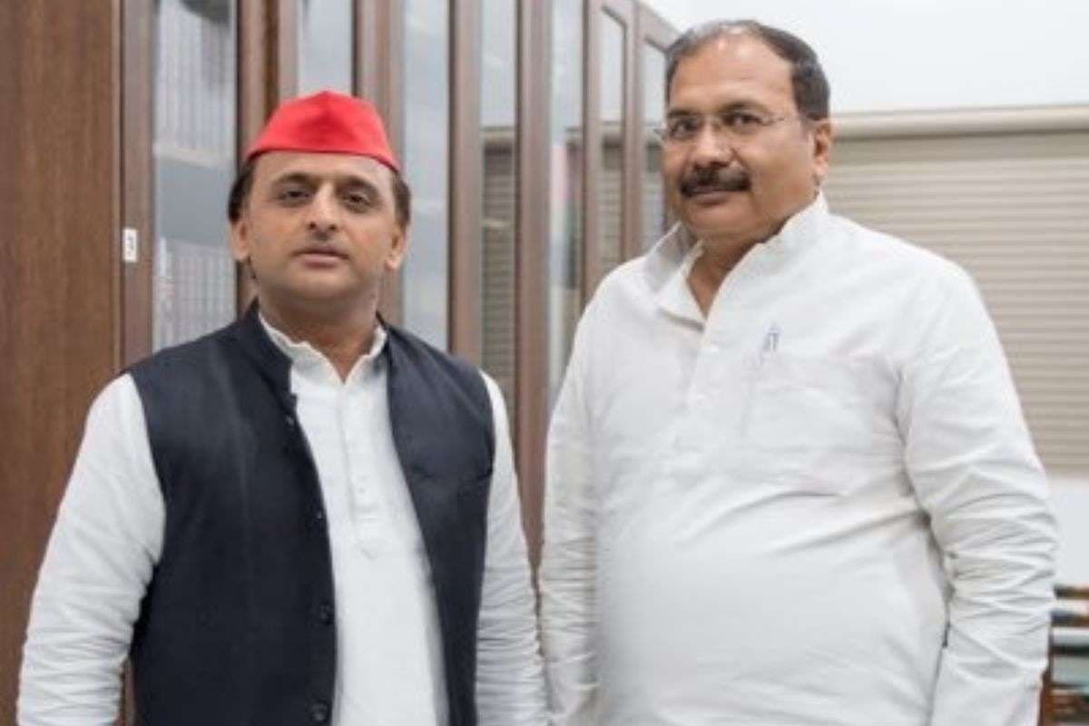 Sangram Singh Yadav with Akhilesh Yadav