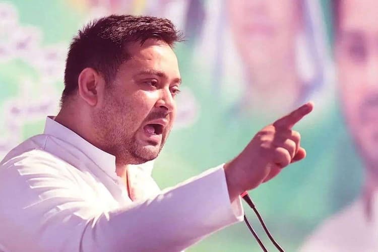 बिहार में वोटिंग के बीच बीजेपी का राजद पर बड़ा आरोप, कहा- तेजस्वी ने मुकेश सहनी के कनपट्टी पर ही कट्टा लगा दिया