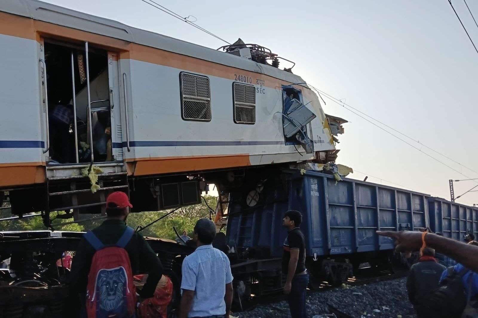 Train Accident: छत्तीसगढ़ में बड़ा रेल हादसा, मालगाड़ी से टकराई मेमू ट्रेन, हादसे में 5 की मौत, कई घायल