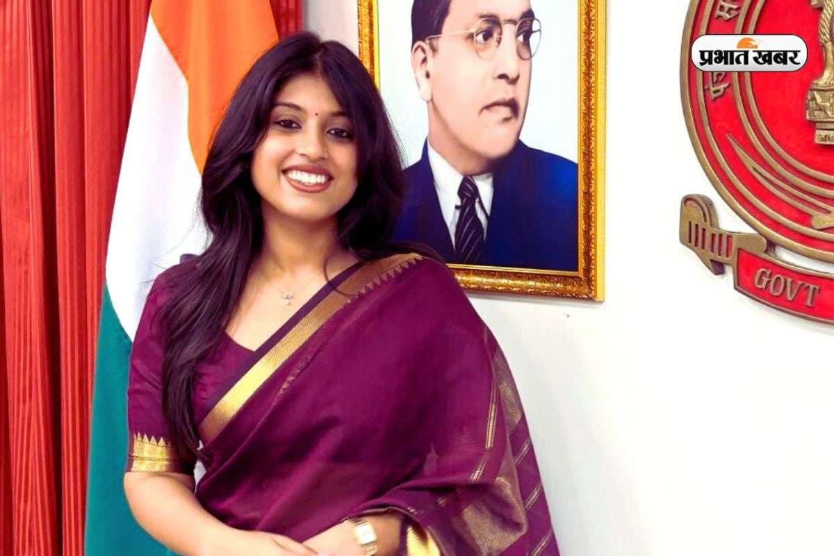 टैक्स ऑफिसर की ड्यूटी के दौरान आया UPSC रिजल्ट, आस्था 21 की उम्र में बन गईं IAS