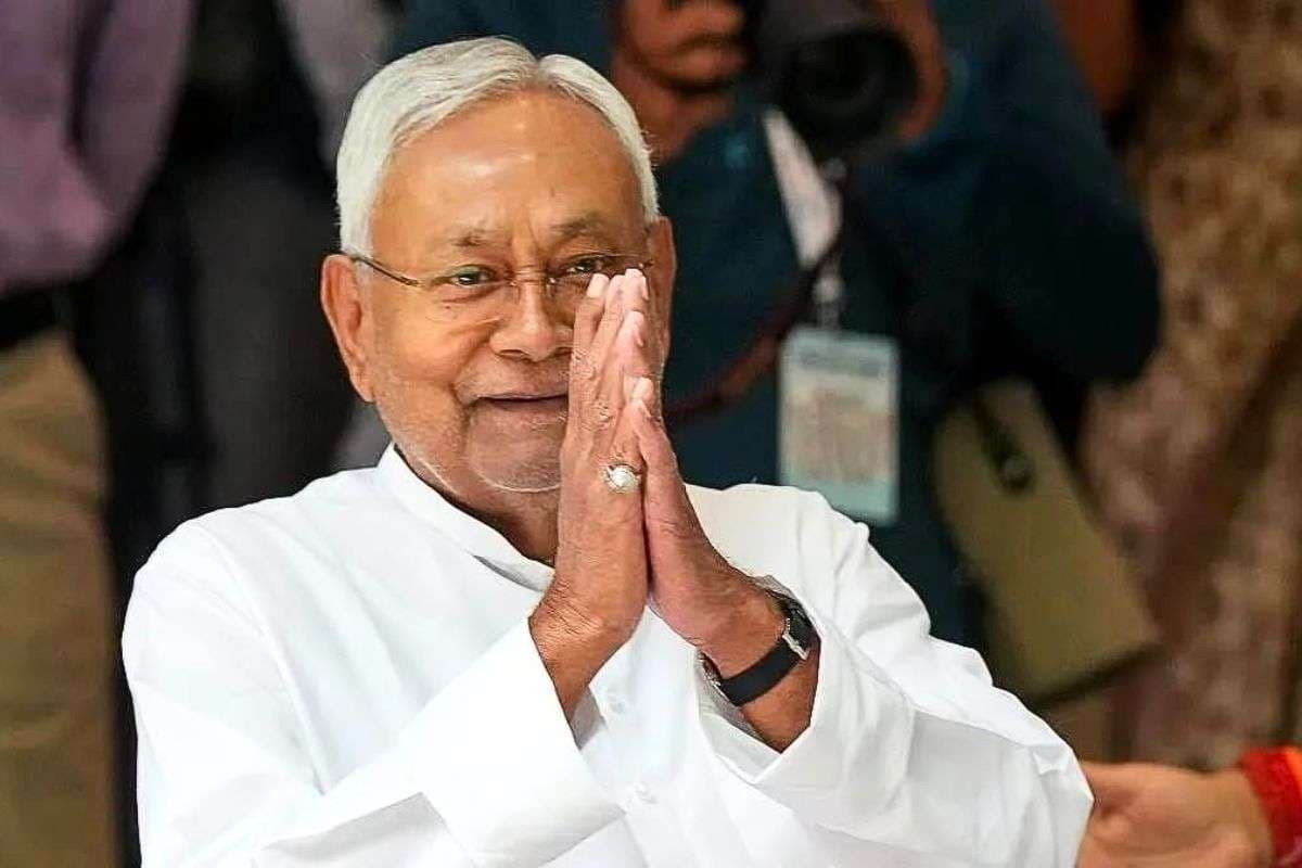 Bihar Politics: नीतीश कैबिनेट की आज आखिरी बैठक, राजभवन जाकर गवर्नर को सौंपेंगे इस्तीफा