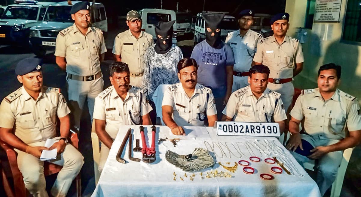 Rourkela News :  सेक्टर-7 में हुई चोरी के मामले में झारखंड के दो अपराधी गिरफ्तार