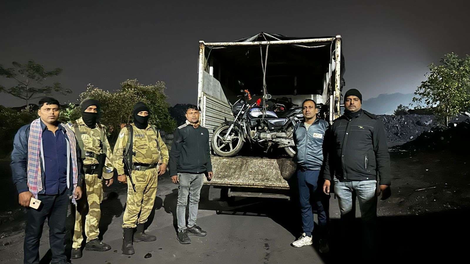 Bokaro News : कोयला चोरों की 10 मोटरसाइकिलें जब्त