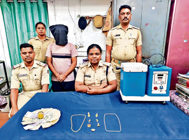 Rourkela News : नाबालिग से 80 हजार रुपये का जेवर खरीदनेवाला गिरफ्तार
