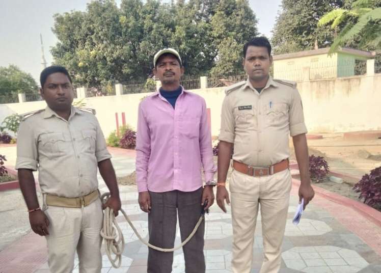 नशे में हंगामा करने के आरोप में शराबी गिरफ्तार