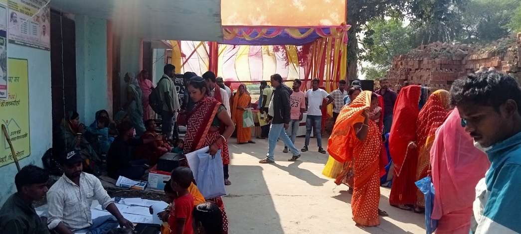 अबुआ आवास व मंईयां सम्मान योजना में ग्रामीणों की अधिक रुचि