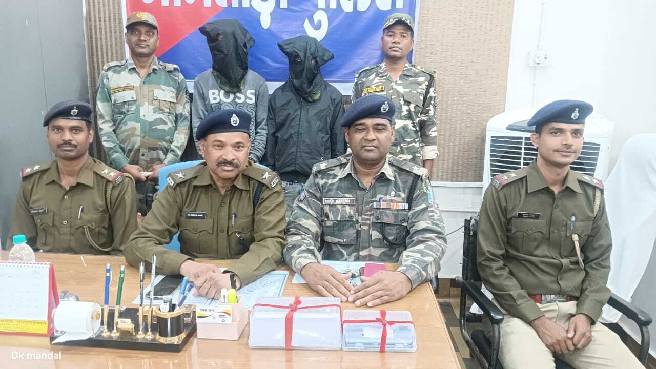 दो साइबर आरोपी गिरफ्तार, मोबाइल व सिम जब्त