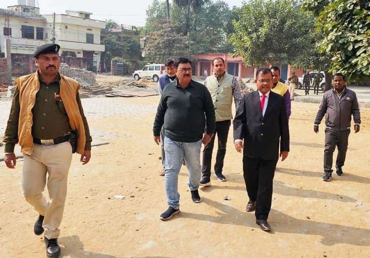 गेट स्कूल में जांच में कम मिली बच्चों की उपस्थिति, एचएम से जवाब तलब