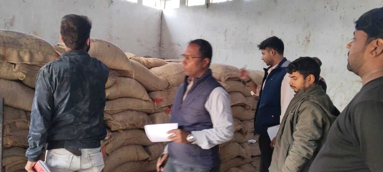 सील किए गये पीडीएस गोदाम की हुई जांच