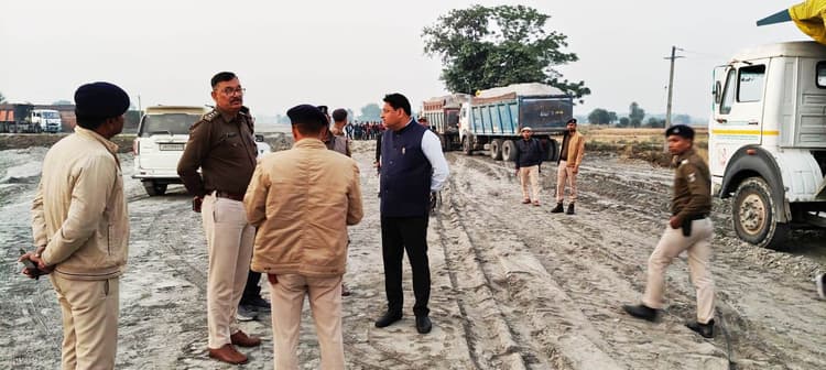 बालू के अवैध खनन व ओवरलोडिंग के खिलाफ चला अभियान, कई वाहनों से जुर्माना  वसूला