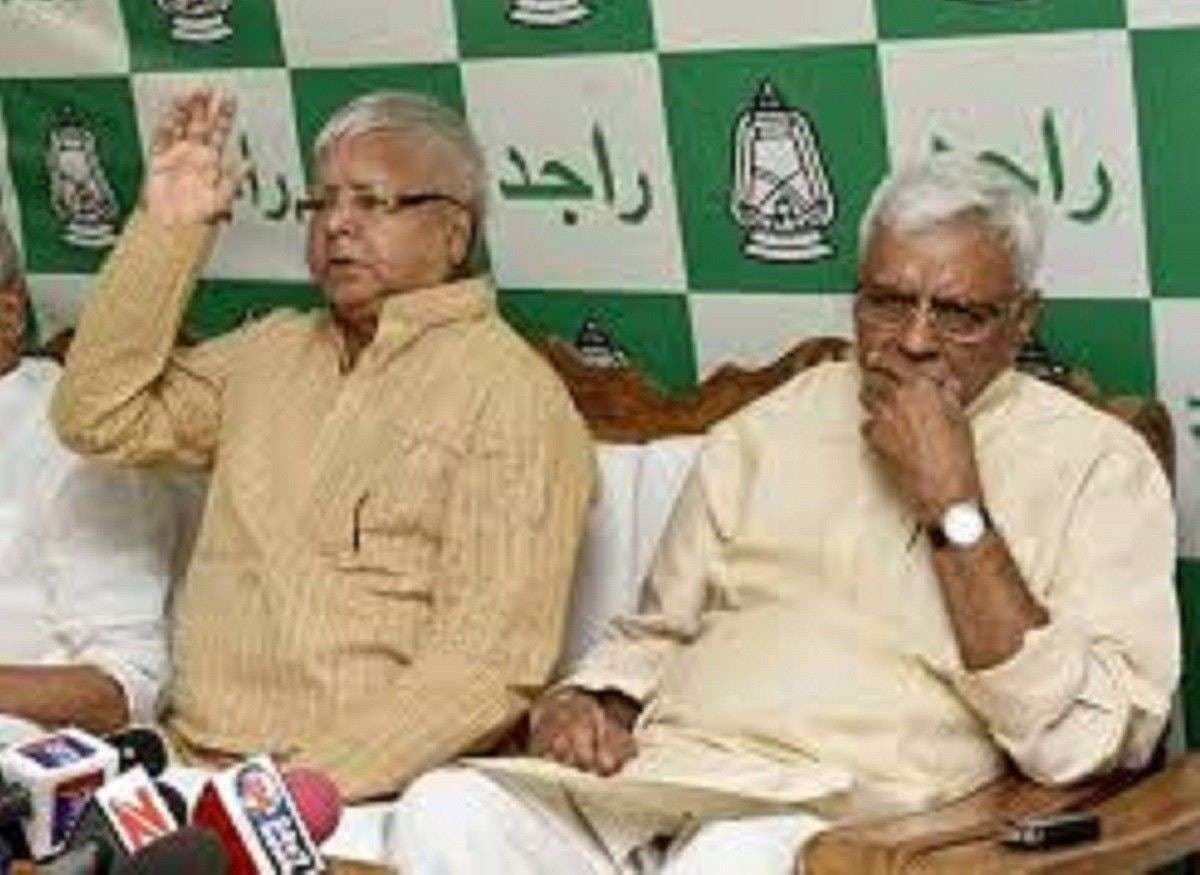 Bihar News: तेजस्वी यादव के खिलाफ शिवानंद तिवारी ने खोला मोर्चा, 'धृतराष्ट्र' से की लालू यादव की तुलना