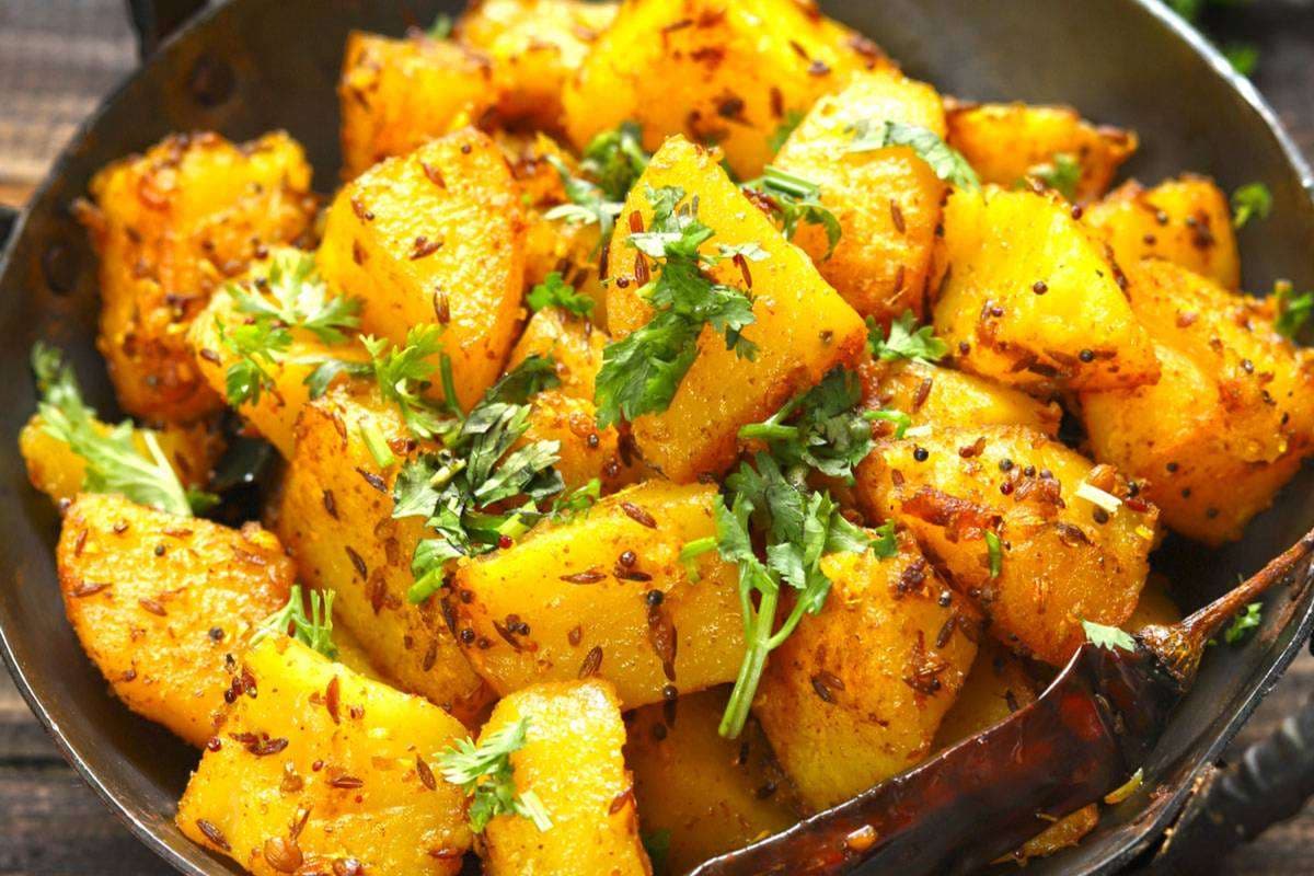 Pahadi Aloo ke Gutke Recipe: घर पर बनाएं उत्तराखंड की स्पेशल रेसिपी - आलू के गुटके और चखें पहाड़ों का असली स्वाद