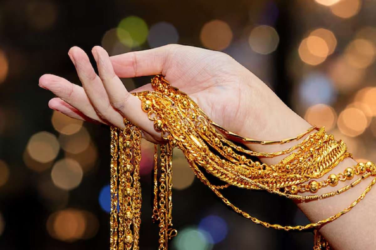 Aaj Ka Sona Chandi Bhav: सोने की कीमत में भूचाल, 4,000 रुपये उछलकर 1.37 लाख के रिकॉर्ड पर