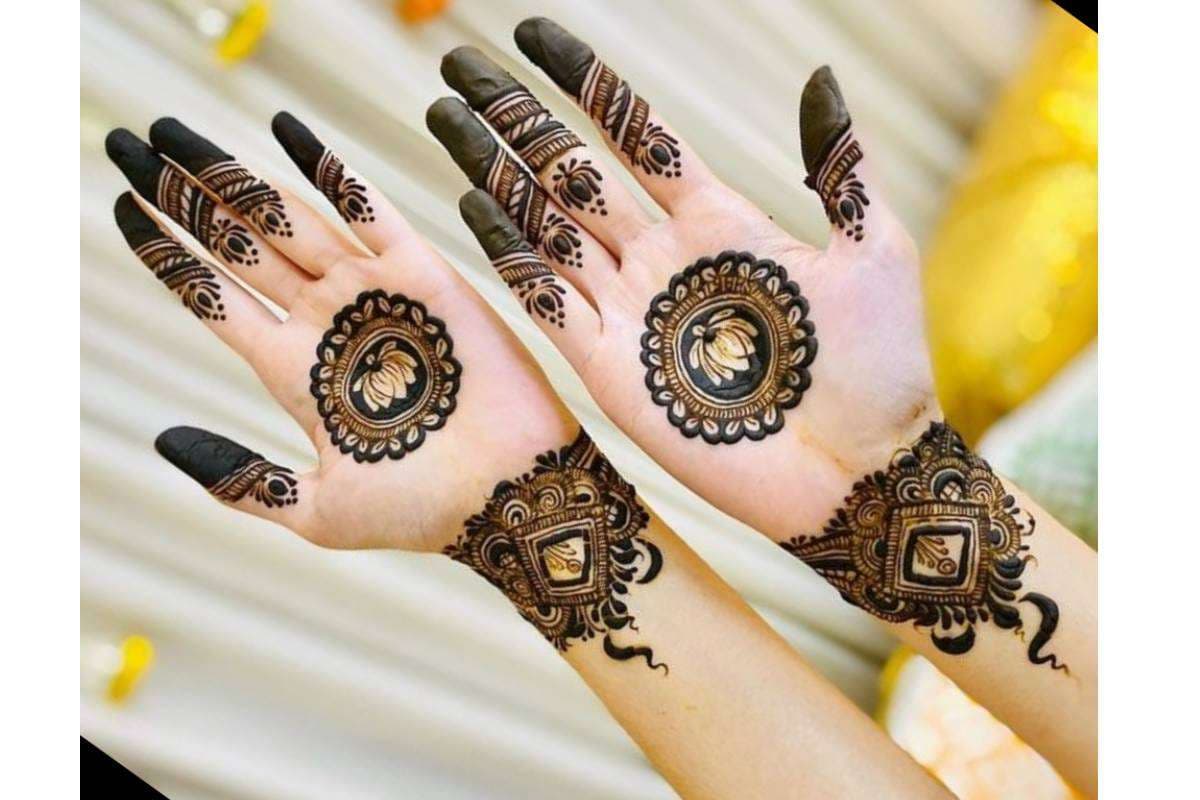 Centre Latest Lotus Mehendi Design
