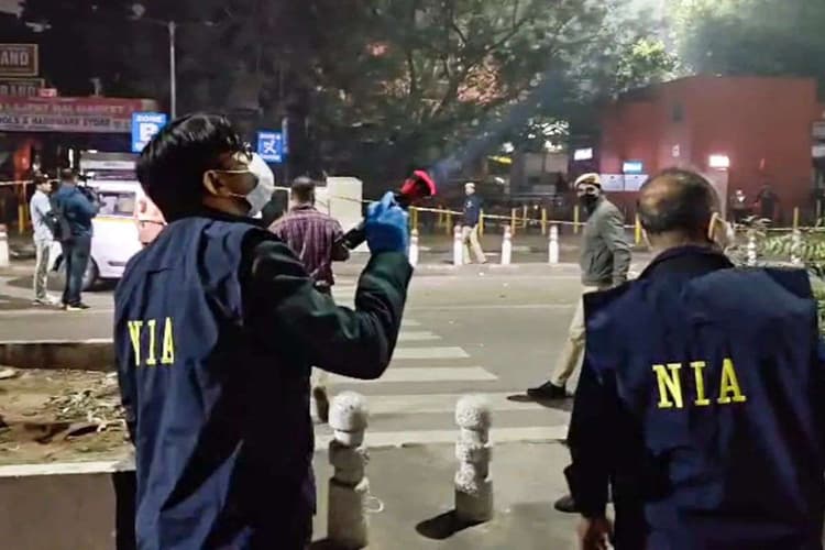 Delhi Blast Case: NIA ने दिल्ली ब्लास्ट मामले में की छापेमारी, यूपी से लेकर जम्मू-कश्मीर तक कार्रवाई