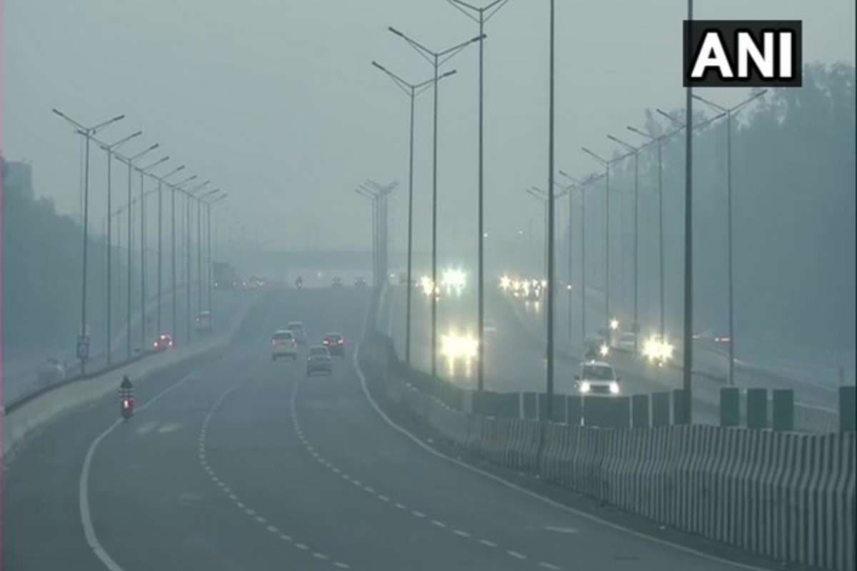Delhi Today Weather: दिल्ली से पहाड़ों तक बदला मौसम का मिजाज, कोहरे और ठंड का डबल अटैक