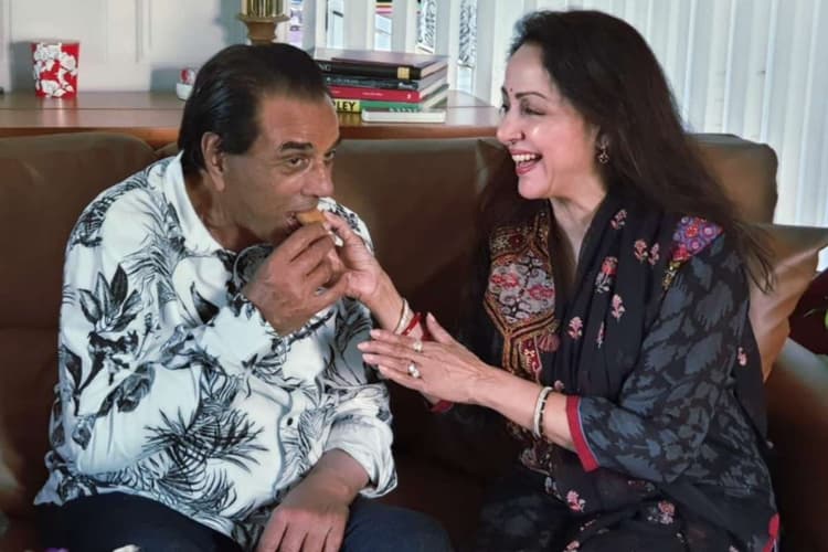 ‘आप जो दिल तोड़कर गए, उसे समेट रही हूं…’ जन्मदिन पर धर्मेंद्र को याद कर इमोशनल हुई हेमा मालिनी