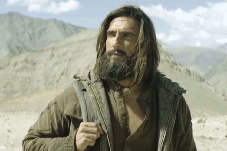 Dhurandhar First Review: सामने आया रणवीर सिंह की 'धुरंधर' का फर्स्ट रिव्यू, टिकट बुक करने से पहले जानें पास या फेल, क्रिटिक बोले- क्लाइमेक्स उड़ा देगा होश