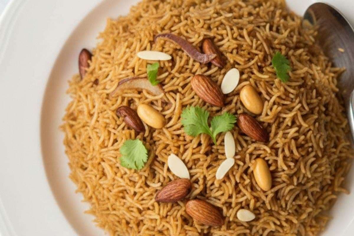 Jaggery Rice Recipe: ठंड के मौसम में ट्राय करें गुड़ वाले चावल, मीठा स्वाद और देसी फ्लेवर बनाए इसे सबसे खास