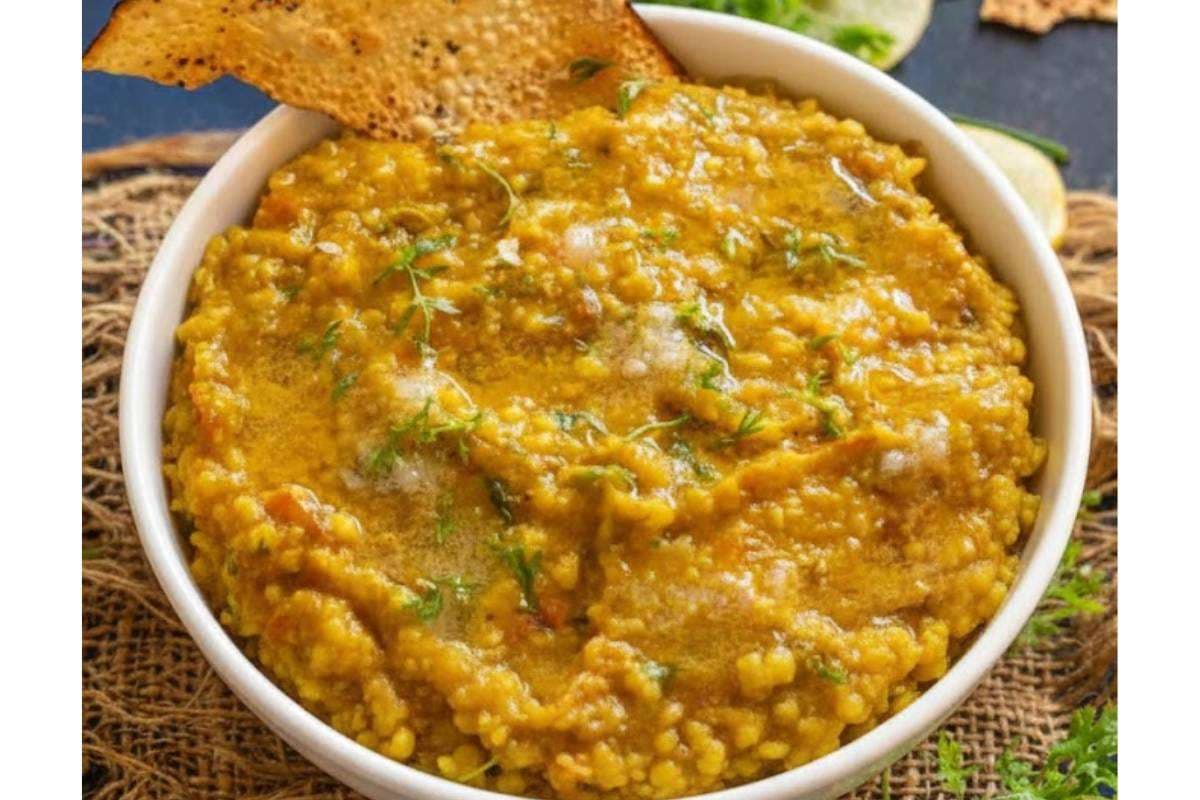 Jowar Vegetable Khichdi: सर्दियों के लिए परफेक्ट ग्लूटेन-फ्री और हेल्दी मील – ज्वार वेजीटेबल खिचड़ी