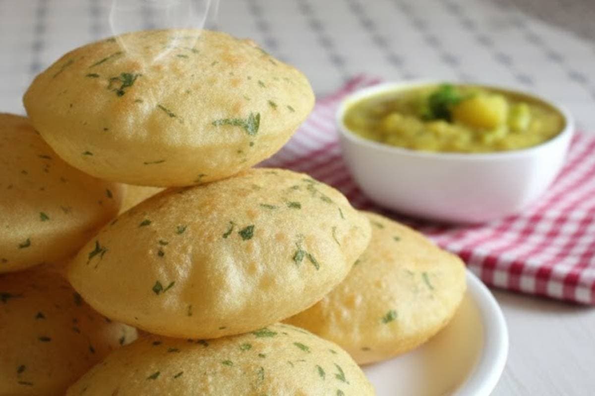 Masala Methi Puri Recipe in Hindi for Travel