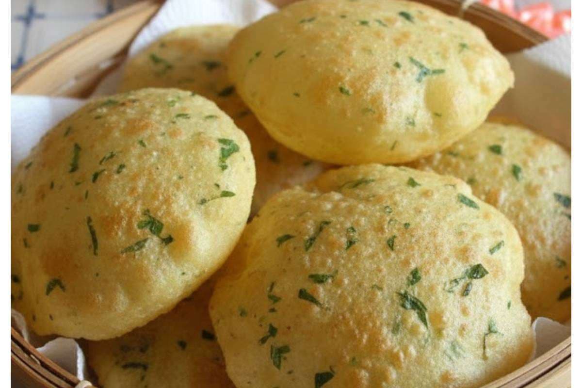 Masala Methi Puri Recipe: सफर के लिए बेस्ट मसाला मेथी पूरी, देर तक नहीं होती खराब