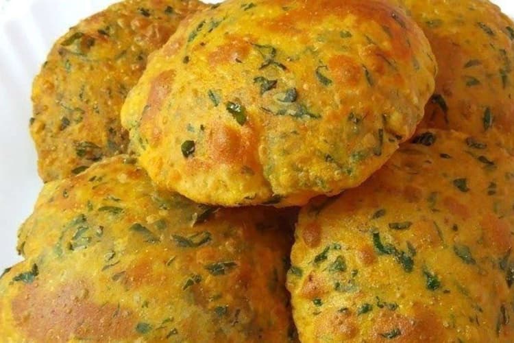Methi Bajra Puri Recipe: मेथी और बाजरे का देसी स्वाद जो आपको बार-बार याद आएगा, ट्राइ करें मेथी बाजरा पूरी रेसिपी