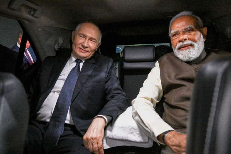 Putin India Visit : मां ने लॉटरी में जीती कार, व्लादिमीर पुतिन के हाथ में ऐसे आई पहली फोर व्हीलर