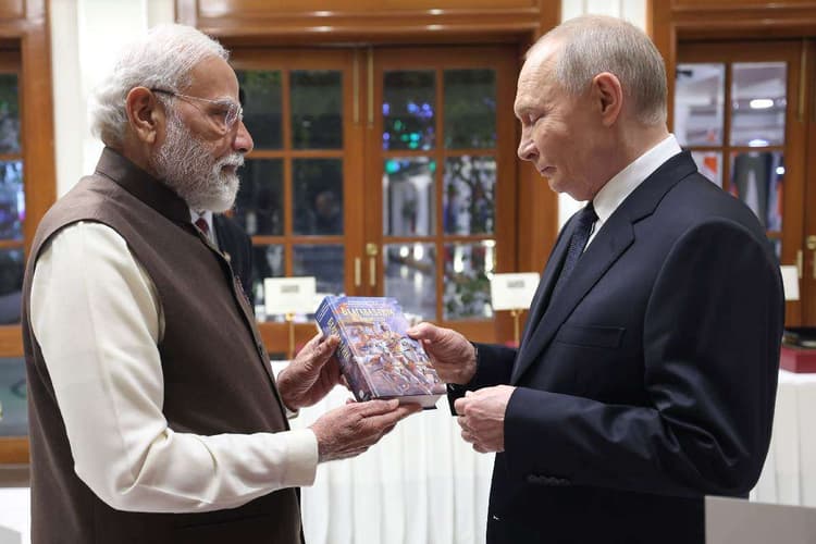 Putin India Visit : प्रधानमंत्री मोदी ने पुतिन को भेंट की खास चीज, रूसी भाषा में है ये गिफ्ट