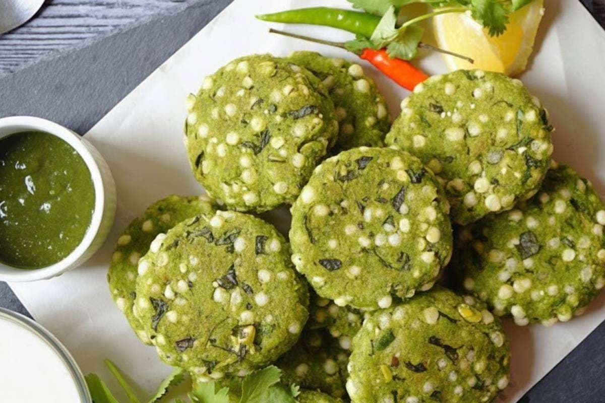 Palak Sabudana Vada: स्वाद और सेहत से भरपूर नाश्ता, जरूर ट्राय करें पालक साबूदाना वड़ा