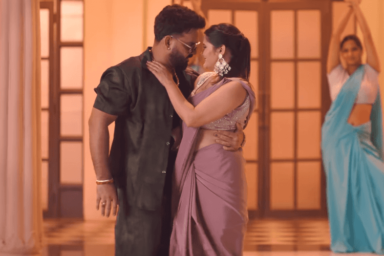 Pawan Singh Bhojpuri Song: पवन सिंह और अंजलि राघव की केमिस्ट्री ने इंटरनेट पर लगाई आग, एक बार फिर वायरल हुआ 'सईयां सेवा करे' गाना