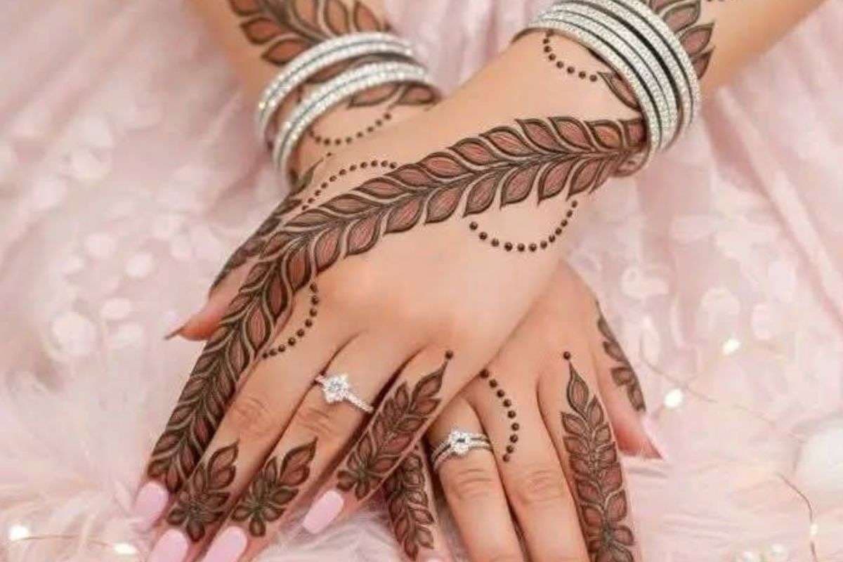 New Year Mehndi Design 2026:न्यू ईयर पार्टी के लिए आसान और खूबसूरत अरबी मेहंदी डिजाइन