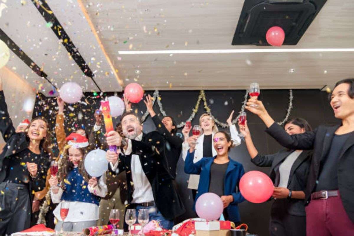 Snacks for Office Party: ऑफिस पार्टी के लिए बेस्ट स्नैक्स आइडियाज, खाने वाले भूल नहीं पाएंगे स्वाद