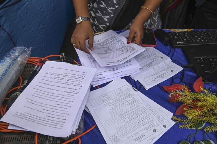 Bengal SIR: ऐसे वोटर को जांच के लिए बुलाएगा चुनाव आयोग, जान लें काम की बात