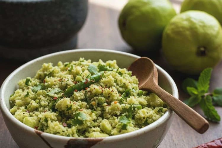 Aamrud Ki Chutney Recipe Jharkhand Style: थोड़ी मीठी, थोड़ी तीखी, जानिए झारखंडी अमरूद की स्वादिष्ट चटनी की रेसिपी