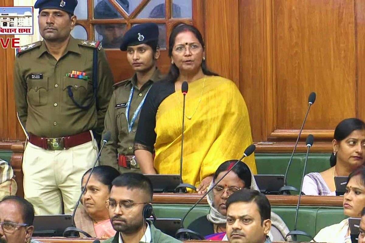 Bihar Politics: सदन के अंदर एक ही फ्रेम में दिखा तीन दलों का ‘परिवारवाद’, पिता आगे, मां पीछे, बगल में बैठी समधन