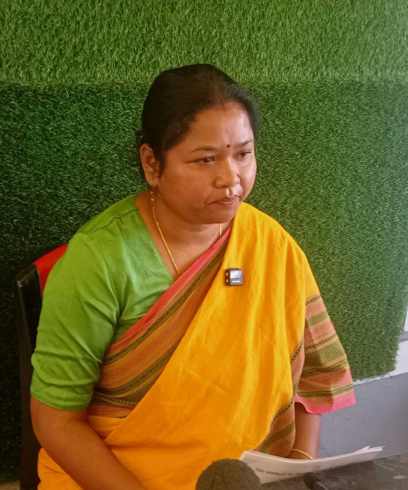 Chaibasa News : विकास के नाम पर सरकार के पास कोई विजन नहीं : गीता