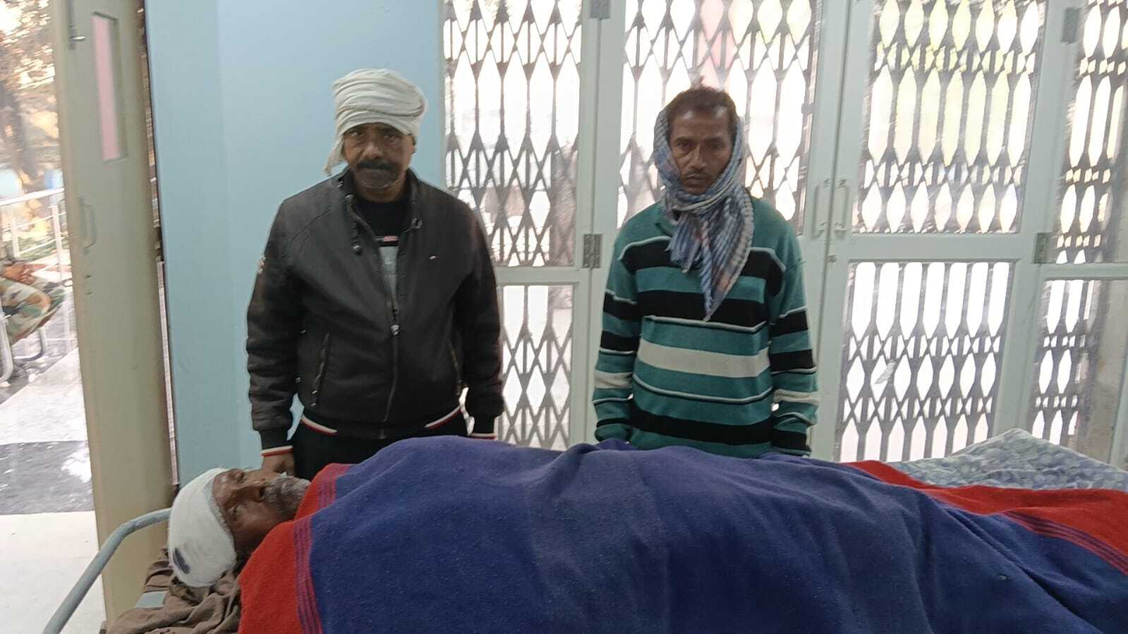 मीरगंज में दो पक्षों के बीच खूनी संघर्ष, लाठी व डंडे से हमला, पांच लोग घायल