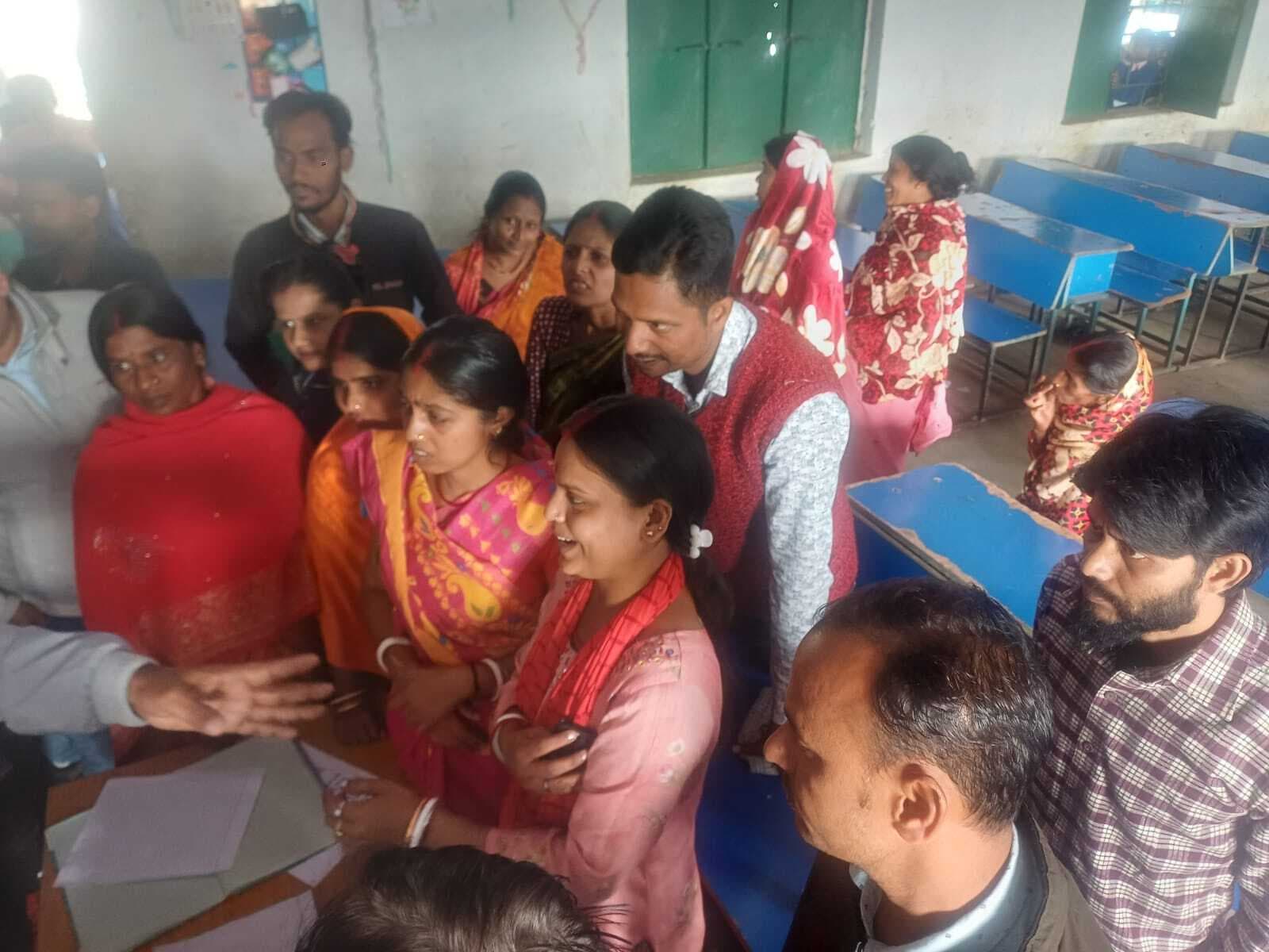 हिरणपुर बालक मवि में एसएमसी का पुनर्गठन