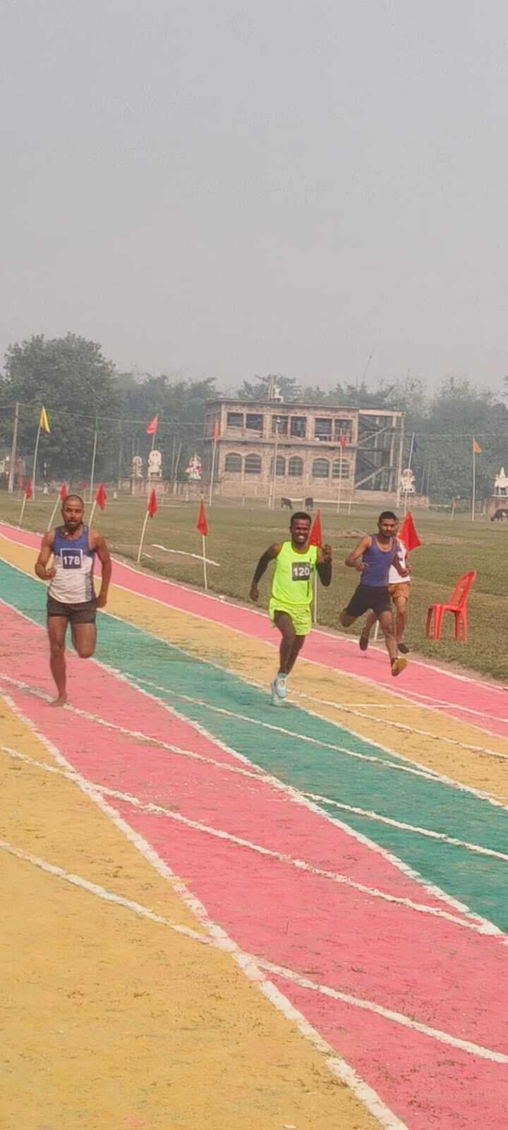 पीजी हिंदी की मुस्कान का एथलेटिक्स प्रतियोगिता में जलवा, मिला चार गोल्ड मेडल