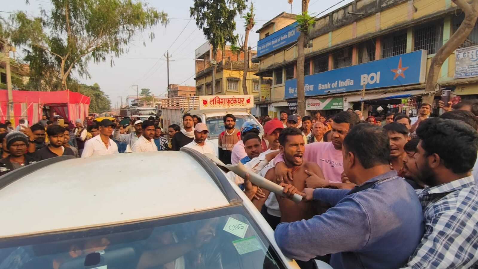 कार चालक से मारपीट मामले में नौ पर प्राथमिकी