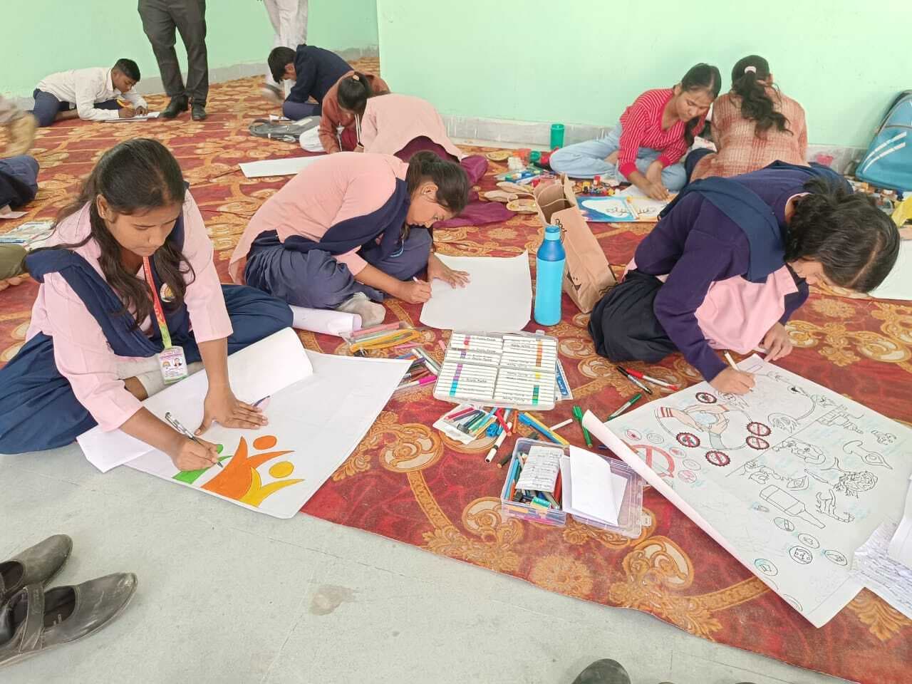 जिला स्तरीय युवा उत्सव में उमड़ा उत्साह: 250 से अधिक प्रतिभागियों ने दिखाया कला का जौहर