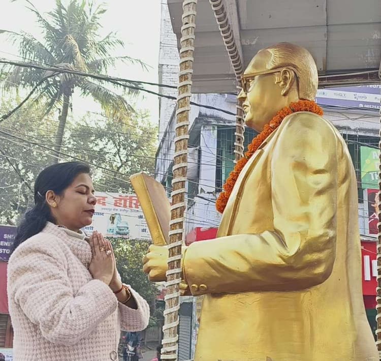 hajipur news. बाबा साहब का जीवन हम सभी के लिए प्रेरणा का स्रोत : डीएम