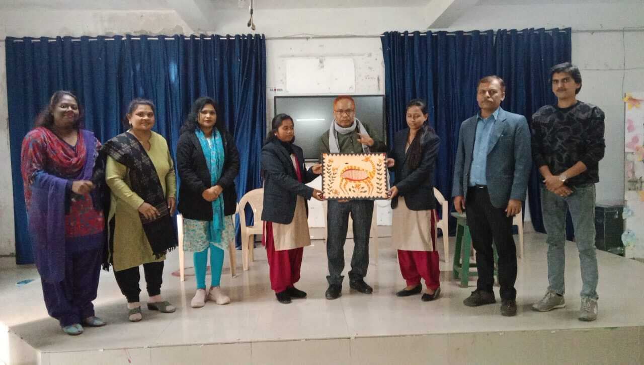 Chaibasa News : भाषा पर पकड़ मजबूत होगी, तो शिक्षण सहज होगा