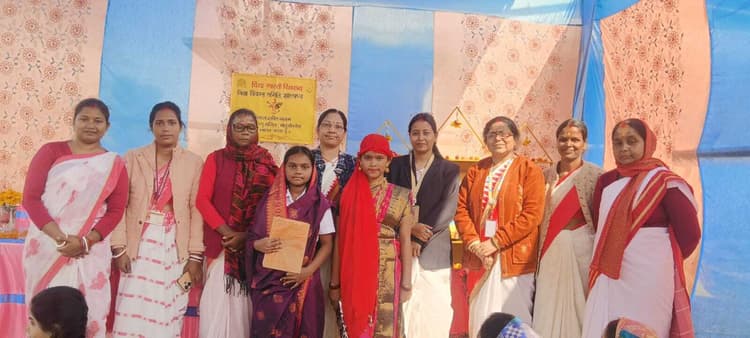 Chaibasa News : सावित्री व शांति को मिला विशिष्ट माता का सम्मान