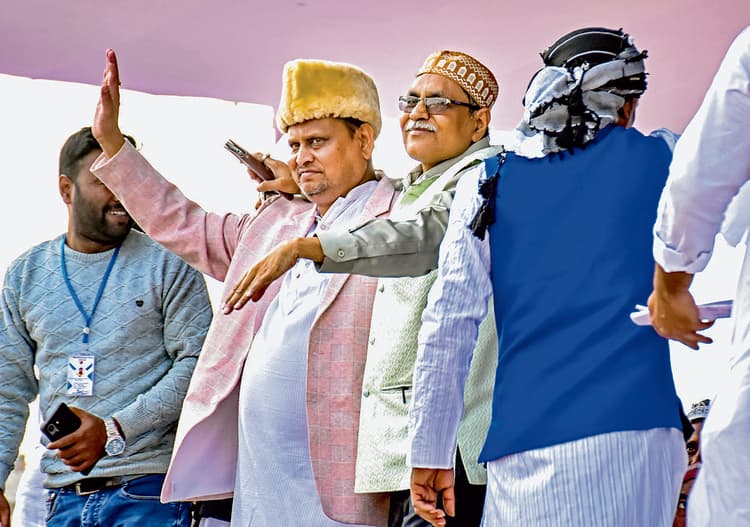 रेजिनगर में विधायक हुमायूं कबीर ने रखी ‘बाबरी मस्जिद’ की आधारशिला