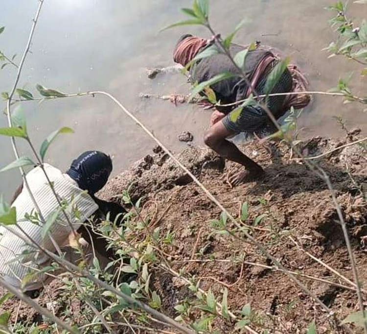 बक्सर रजवाहा से महिला की शव बरामद