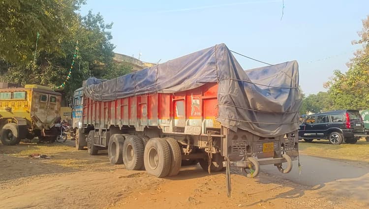 Deoghar News : चालक के साथ मारपीट कर ट्रक लूट, पुलिस ने तीन घंटे में किया बरामद, चार आरोपी गिरफ्तार