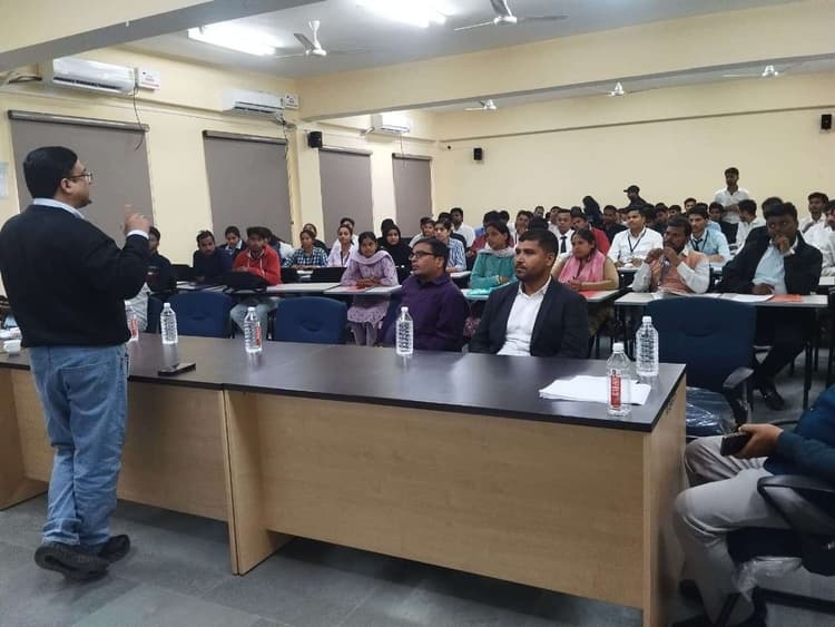 कैंपस प्लेसमेंट, केईसी के 34 छात्रों का किया चयन